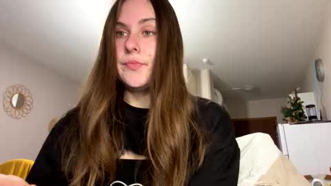 emma_just online show from December 22, 2024, 7:54 am