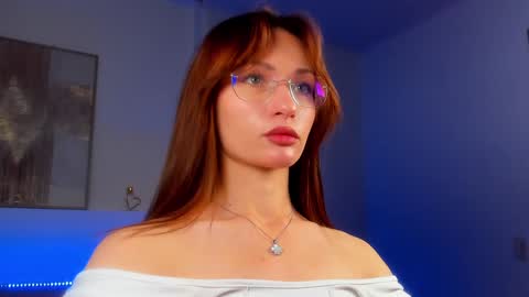 EmmaMilnerr online show from November 27, 2024, 7:08 am