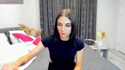 emy__angel online show from December 28, 2024, 12:32 pm