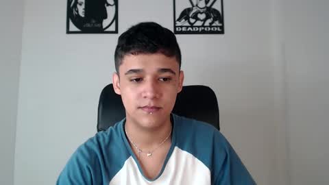 enzo__798766 online show from December 22, 2024, 3:49 pm