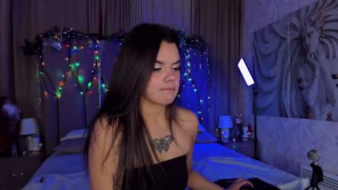 ericaevan online show from December 26, 2024, 4:47 am