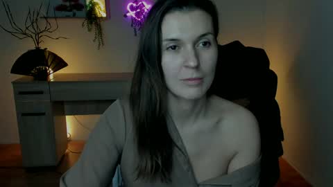 EricaPowers online show from December 6, 2024, 10:40 am