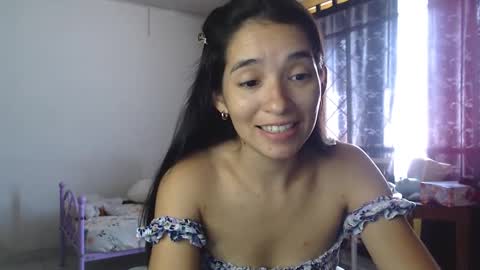 erina_1 online show from January 18, 2025, 4:11 pm