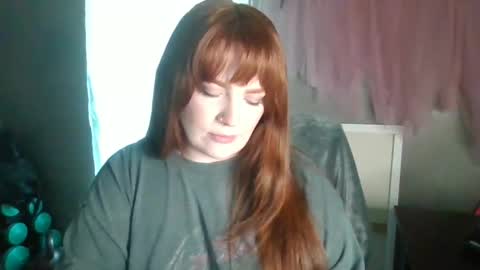 Erinlove online show from November 15, 2024, 6:32 pm