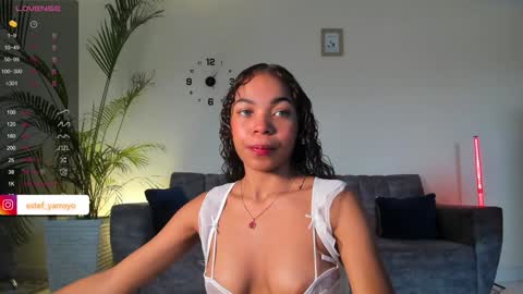 estefy_arroyo online show from December 21, 2024, 3:39 pm