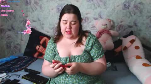 estelle_hicks online show from November 20, 2024, 6:31 pm