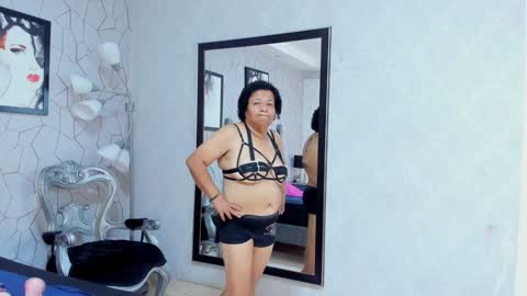 I am Estrella 2pm to 8pm Colombia time  online show from November 29, 2024, 11:38 am