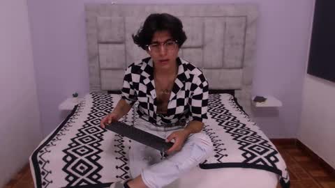 Ethan Villa online show from February 3, 2025, 1:04 pm