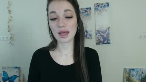 eva_eldis online show from January 25, 2025, 11:22 am