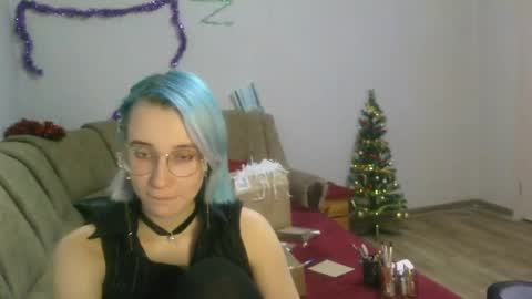 eva_forrest online show from December 21, 2024, 3:50 pm