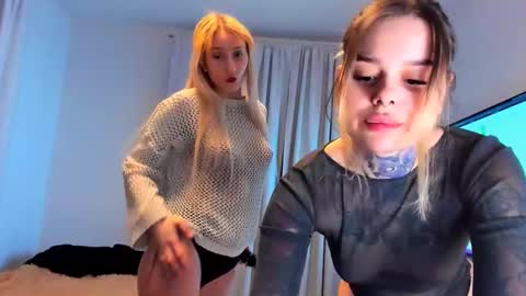 evavin_chetser online show from January 1, 2025, 2:37 pm