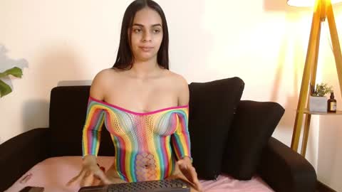 evelis_ online show from January 13, 2025, 1:46 pm