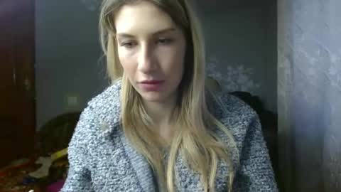 evelyn_21_m online show from November 20, 2024, 1:47 pm