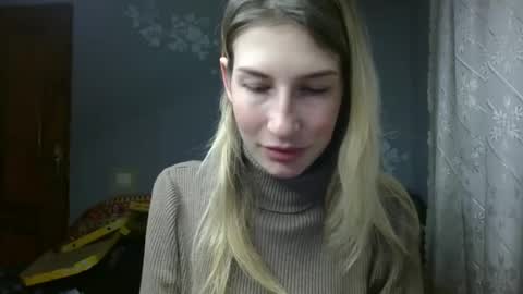 evelyn_21_m online show from December 21, 2024, 11:02 pm