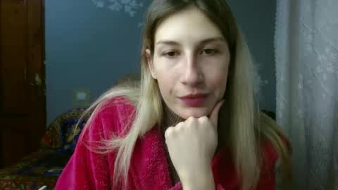 evelyn_21_m online show from January 17, 2025, 3:06 pm