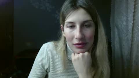 evelyn_21_m online show from January 11, 2025, 8:06 pm