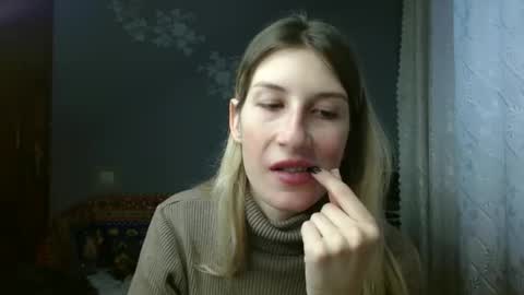 evelyn_21_m online show from January 7, 2025, 12:37 pm