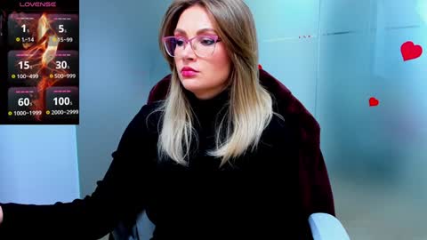 evelyne_rose online show from January 21, 2025, 6:11 am