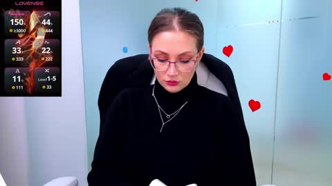 evelyne_rose online show from November 28, 2024, 6:13 am