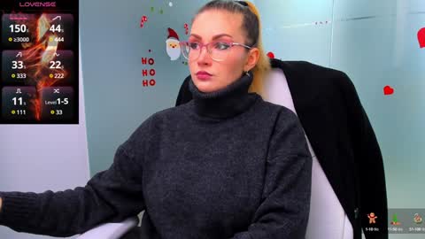 evelyne_rose online show from December 9, 2024, 6:15 am