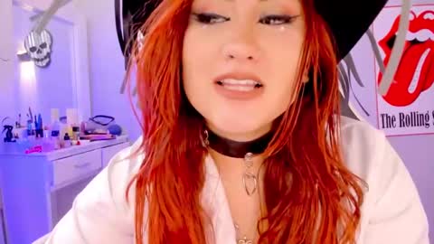 evva_foxxy online show from November 11, 2024, 3:39 pm