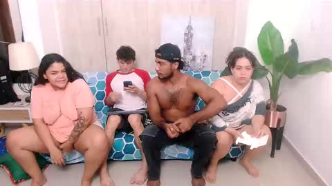 exotic_couples online show from December 17, 2024, 3:27 pm