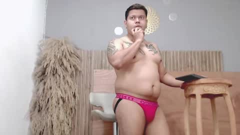 felipe_hotboy online show from January 3, 2025, 3:48 pm