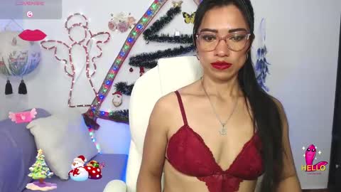 FernandaEloisa online show from December 4, 2024, 2:01 pm