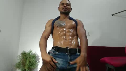 fernandez_latinblack online show from November 27, 2024, 7:41 pm