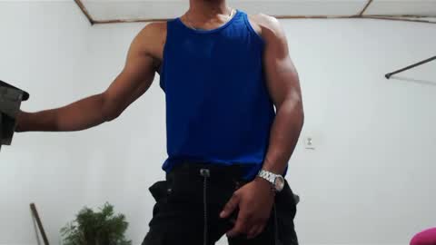 fernandez_latinblack online show from December 10, 2024, 11:32 pm