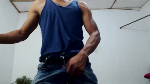 fernandez_latinblack online show from December 24, 2024, 2:43 am