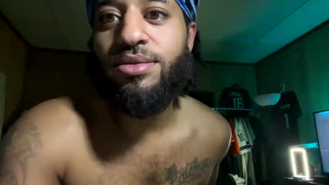 fertile_lightskin online show from January 6, 2025, 10:07 am