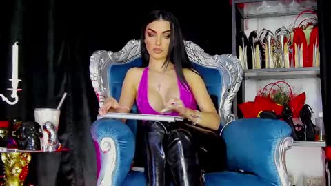 FinDommeMonique online show from January 13, 2025, 7:49 am