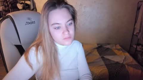 fluffyyummybuns online show from January 3, 2025, 2:51 am