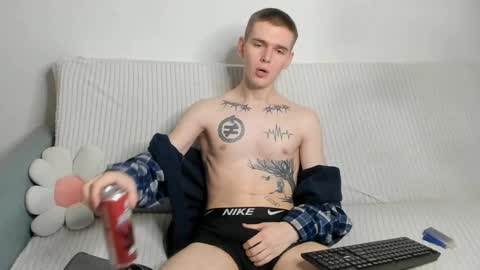 fredd_xanderrs online show from January 11, 2025, 5:33 am