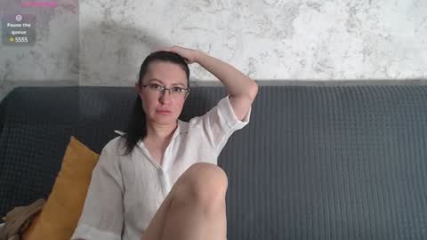 frederica_ online show from January 2, 2025, 11:34 am