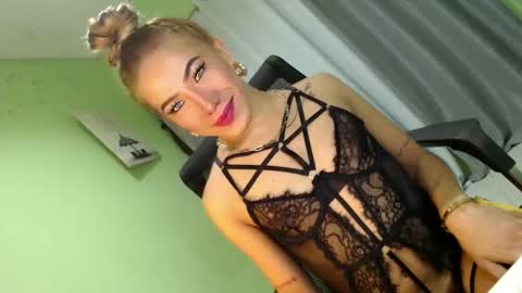 sweetyJENNY online show from November 15, 2024, 4:13 pm