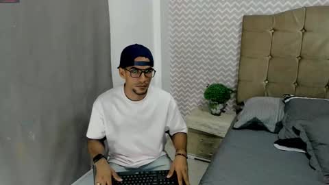 geminiano_hot online show from November 19, 2024, 5:16 pm