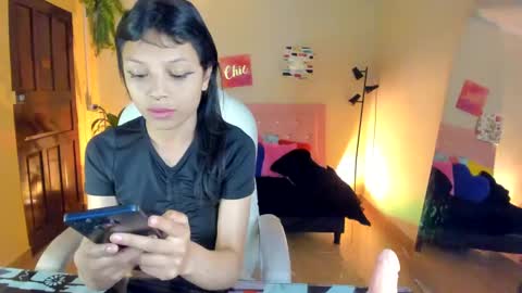 gimena_gonzales online show from January 1, 2025, 2:26 pm