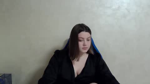 girl_leya online show from November 14, 2024, 9:19 pm