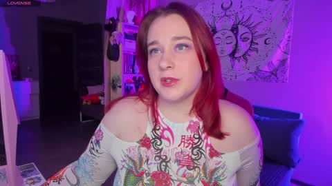 AlexaMillis online show from December 6, 2024, 8:27 pm