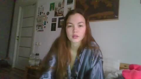 glitter_doll online show from January 22, 2025, 9:42 am