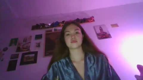 glitter_doll online show from January 4, 2025, 2:53 pm