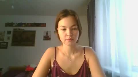 glitter_doll online show from January 7, 2025, 9:23 am