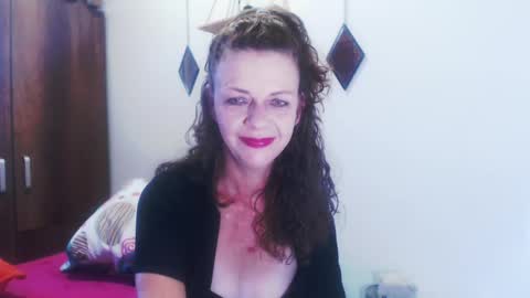 gloriawhitte7 online show from December 17, 2024, 9:04 pm