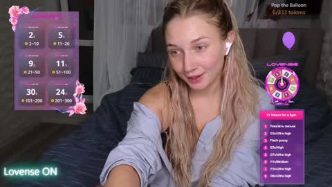 goodgirl0024 online show from December 25, 2024, 8:09 pm