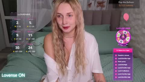 goodgirl0024 online show from January 5, 2025, 7:44 pm