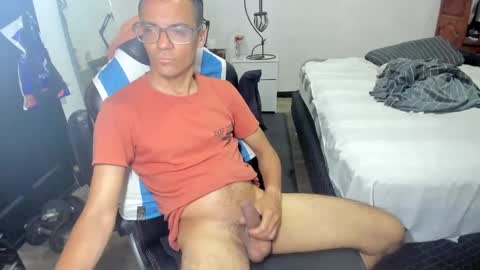 guachin_new online show from November 16, 2024, 5:37 am