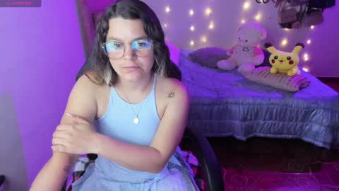 Hello Im Julieta Im 25 years old welcome to my room have fun and be happy. online show from December 27, 2024, 1:32 am