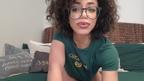 hailey_love_ online show from January 17, 2025, 4:43 pm